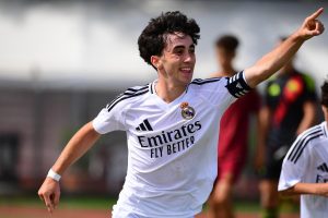 ريال مدريد يجدد عقد ألبرتو رويز حتى 2028 ويؤكد تمسكه بجيل “لا فابريكا” الجديد