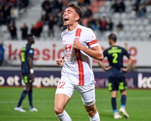 روما يتحرك لضم المغربي نائل العيناوي من لانس في صفقة قد تُشعل الميركاتو الصيفي