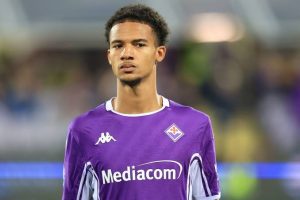 أمير ريتشاردسون بين البقاء في فيورنتينا والرحيل: بيولي يحدد مصيره في الصيف