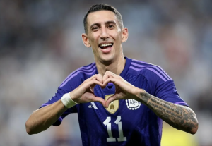 دي ماريا يعود إلى روزاريو سنترال بعد 20 عامًا من المجد الأوروبي