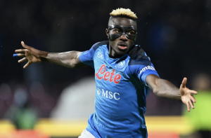 الهلال ينافس جلطة سراي على أوسيمين بعرض رسمي ضخم لنابولي